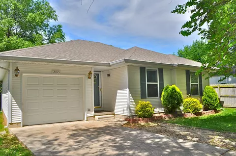 2915 W Page St, Springfield, MO 65802 photo 1