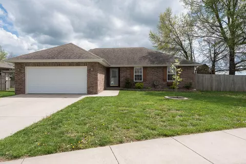 990 W Bates Dr, Nixa, MO 65714 photo 1