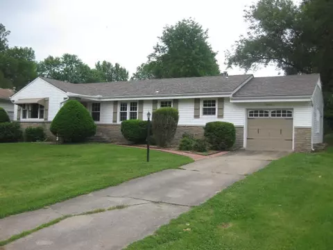 1866 E Sunset Dr, Springfield, MO 65804 photo 1