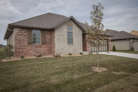 1897 E Latana Dr, Ozark, MO 65721 photo 1