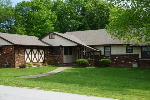 306 E Parkview St, Ozark, MO 65721 photo 1