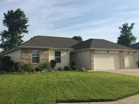 4744 W Skyler Dr, Springfield, MO 65802 photo 1