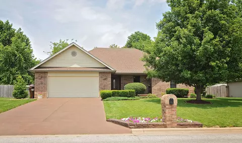 1105 E Primrose Ln, Republic, MO 65738 photo 1