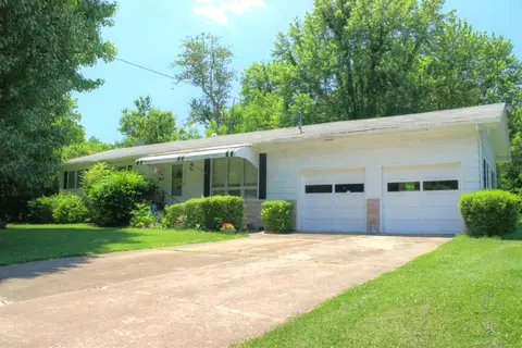 631 S Peach Tree Ave, Springfield, MO 65802 photo 1