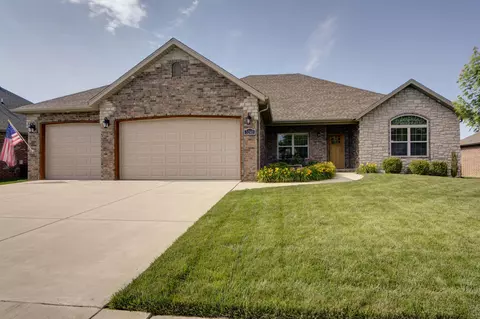 3240 W Cardinal St, Springfield, MO 65810 photo 1