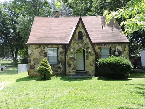 2818 N Grant Ave, Springfield, MO 65803 photo 1