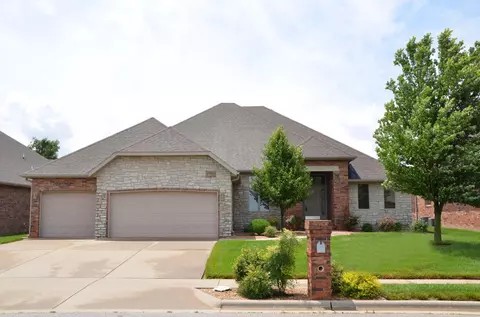 3247 S Juniper Ave, Springfield, MO 65804 photo 1