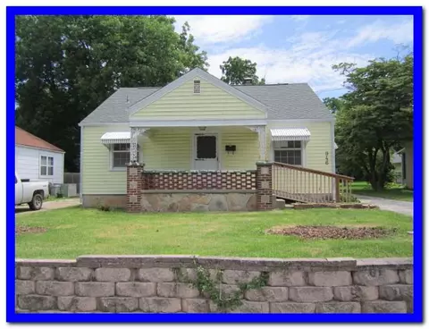 946 S Weaver Ave, Springfield, MO 65806 photo 1