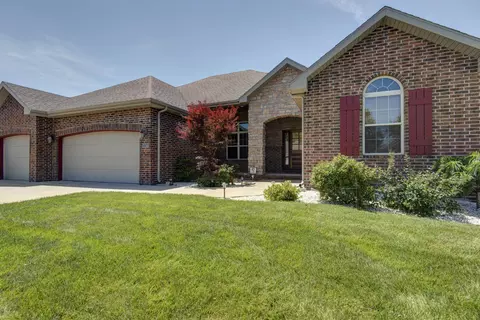 3248 W Cardinal Dr, Springfield, MO 65810 photo 1