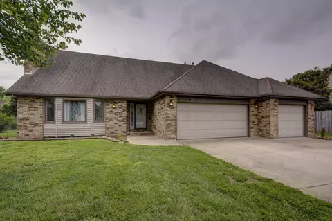 3350 W Driftwood Ct, Springfield, MO 65807 photo 1