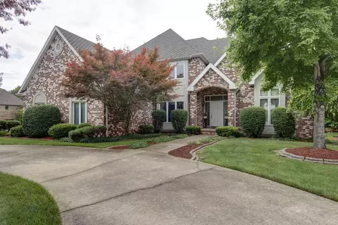 2082 E Norshire St, Springfield, MO 65804 photo 1
