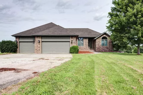 3702 N Bobolink Dr, Ozark, MO 65721 photo 1