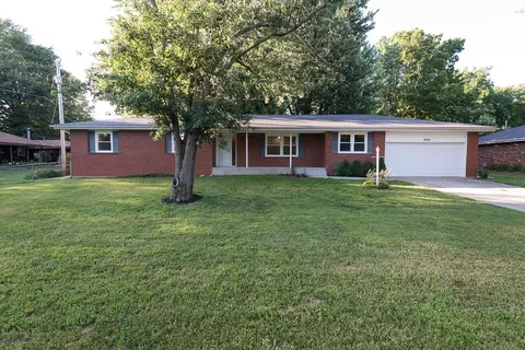 2555 W Swallow St, Springfield, MO 65810 photo 1