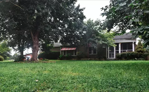 1212 W Meadowmere St, Springfield, MO 65807 photo 1
