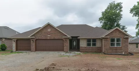 3245 W Smith St, Springfield, MO 65803 photo 1