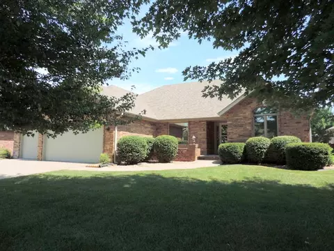 831 E Lakewood St, Springfield, MO 65810 photo 1