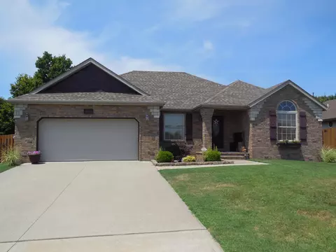 3205 N Western Ave, Springfield, MO 65803 photo 1