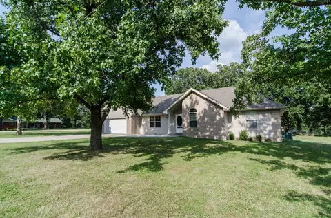 415 Hillcrest Dr, Marshfield, MO 65706 photo 1