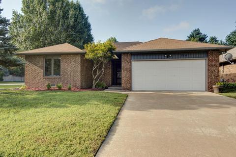 1354 E Broadmoor St, Springfield, MO 65804 photo 1
