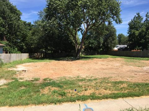 2246 N Roosevelt Ave, Springfield, MO 65803 photo 1