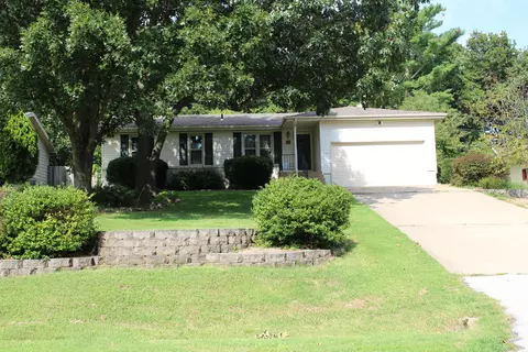 938 S Mission Ave, Springfield, MO 65809 photo 1