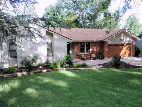 5320 S Timberlake Dr, Springfield, MO 65804 photo 1