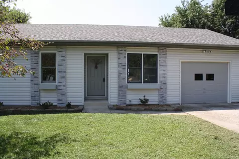 725 S Olive St, Marshfield, MO 65706 photo 1