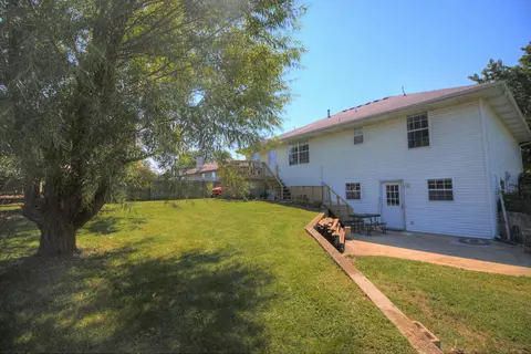404 Wampler Dr, Clever, MO 65631 photo 1