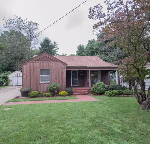 1553 S Kickapoo Ave, Springfield, MO 65804 photo 1