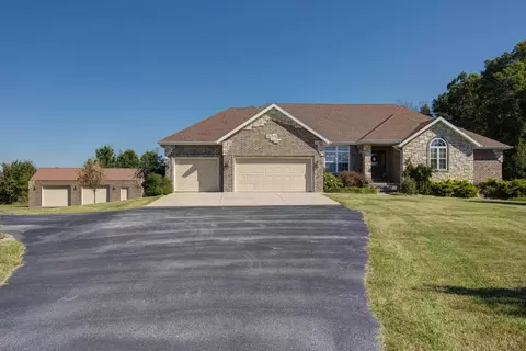 3033 E Southernview Rd, Ozark, MO 65721 photo 1