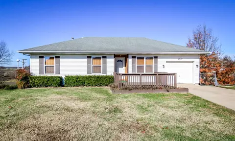1517 W Meadow St, Ozark, MO 65721 photo 1