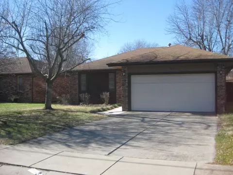 207 S Cedarbrook Ave, Springfield, MO 65802 photo 1