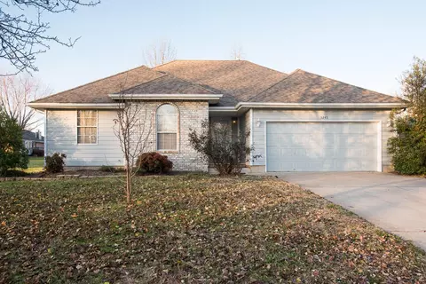 3245 W Montclair St, Springfield, MO 65807 photo 1
