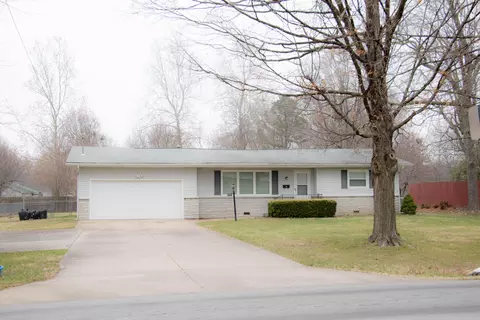2215 E Grand St, Springfield, MO 65804 photo 1