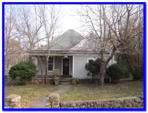 2260 N Robberson Ave, Springfield, MO 65803 photo 1
