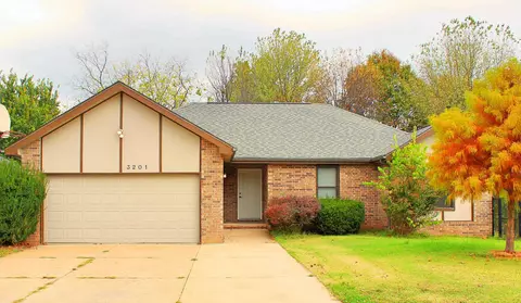 3201 W Primrose St, Springfield, MO 65807 photo 1