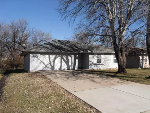 3121 W Lynn St, Springfield, MO 65802 photo 1