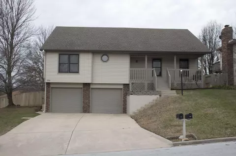 1956 W Nottingham St, Springfield, MO 65810 photo 1
