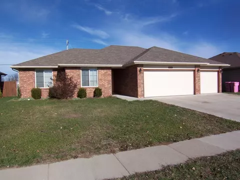 4399 W Nicholas St, Springfield, MO 65802 photo 1