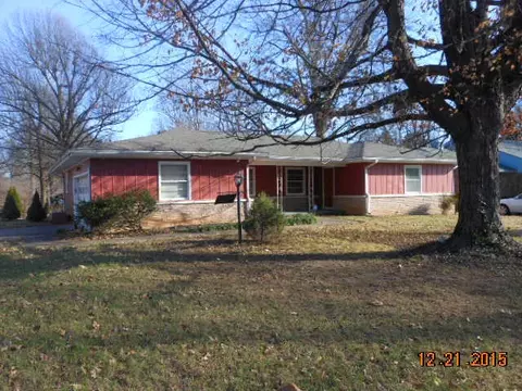 2038 S Dollison Ave, Springfield, MO 65807 photo 1