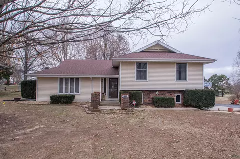 4237 N Pierce Ave, Springfield, MO 65803 photo 1