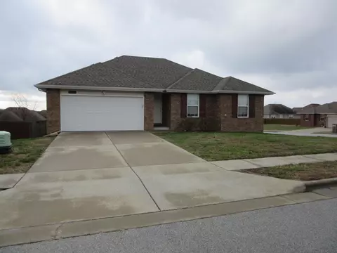 2816 W Cover Dr, Ozark, MO 65721 photo 1