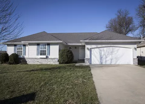 819 S Quade Rd, Springfield, MO 65802 photo 1