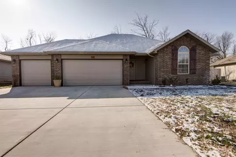 4584 W Greenridge St, Springfield, MO 65807 photo 1