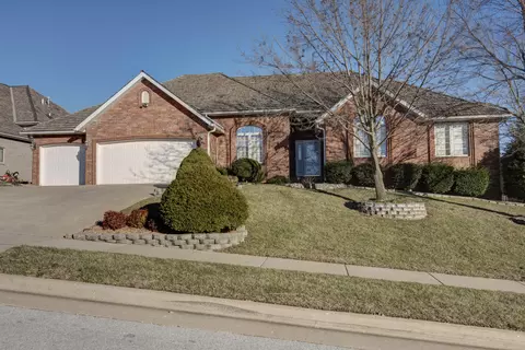 1122 N New Castle Ave, Springfield, MO 65802 photo 1