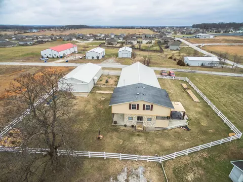 130 Wilson Ct, Sparta, MO 65753 photo 1