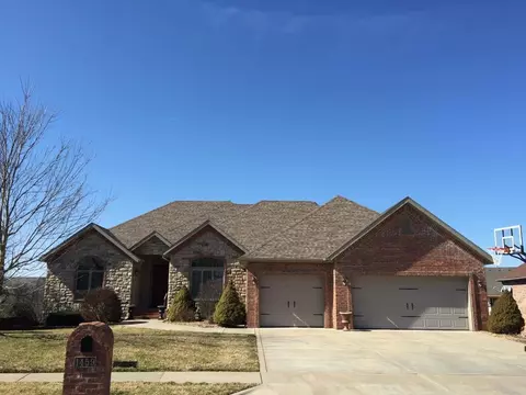 1459 E Wilder Dr, Springfield, MO 65804 photo 1
