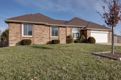 1411 E Stoneridge Dr, Springfield, MO 65803 photo 1