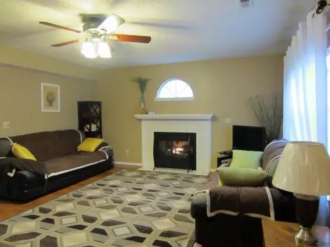 2951 W Highpoint St, Springfield, MO 65810 photo 1