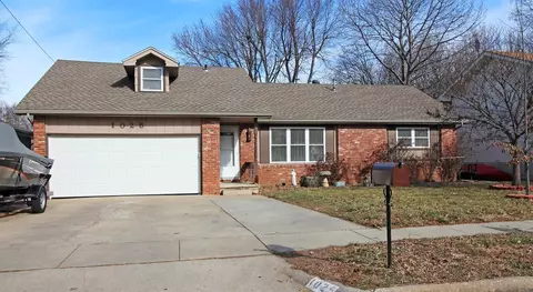 1025 E Rosebrier St, Springfield, MO 65807 photo 1